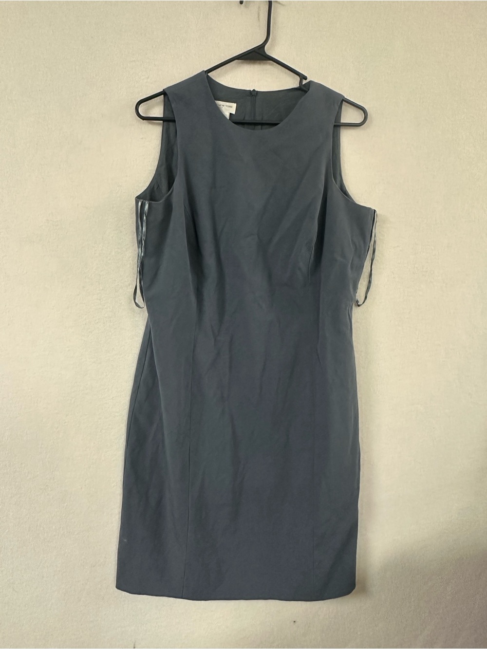 Jones New York Women's Blue Gray Sheath Dress Size 12 Knee Length Sleeveless